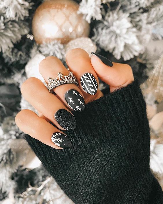 black and white christmas nails - best christmas nails