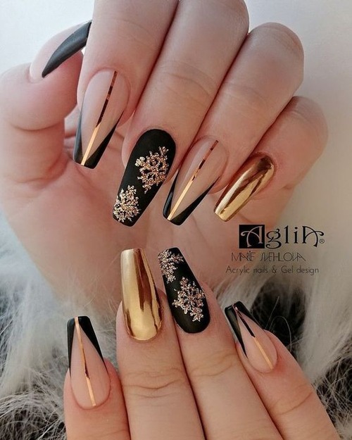 black and white christmas nails - black and gold christmas nails