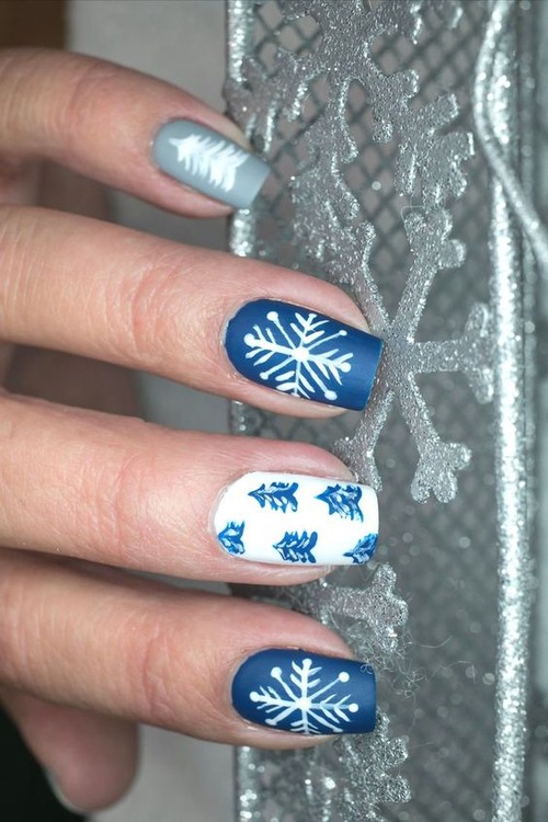 blue and white christmas nails - blue and white christmas decor ideas