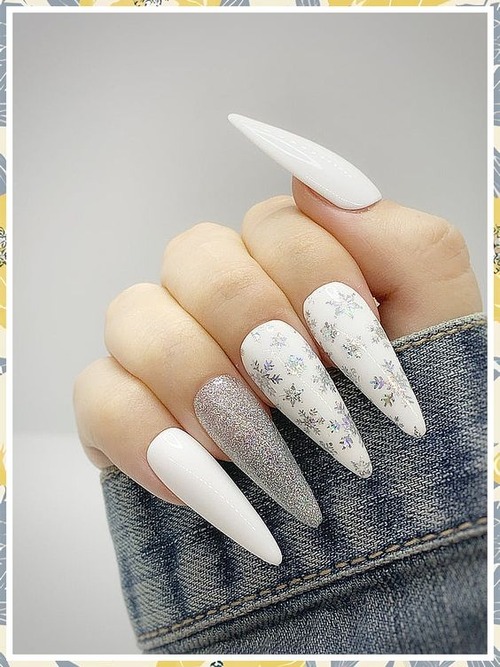 white sparkly christmas nails - christmas nails 2022
