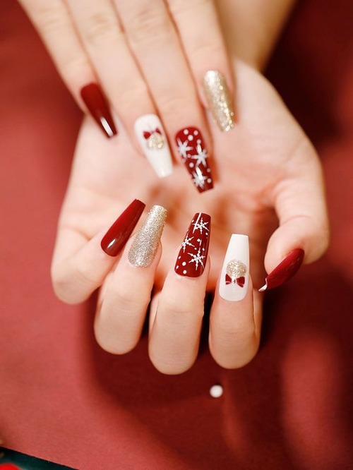 white sparkly christmas nails - how do you get white milky nails