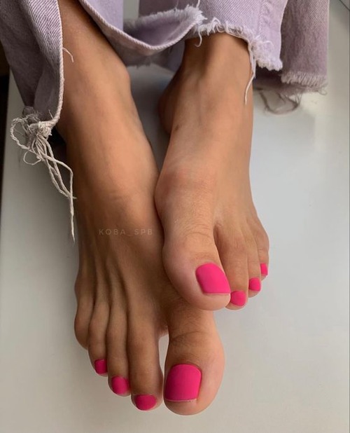 trendy acrylic toe nails - acrylic pink toe nails