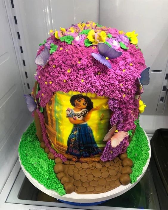 Isabela Encanto Cake - isabela encanto cake design
