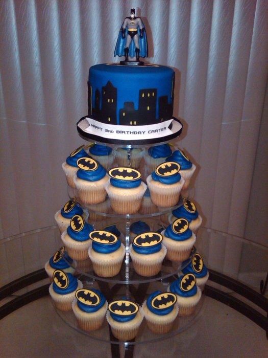 batman cupcakes full apart