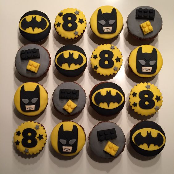 batman cupcakes toppers