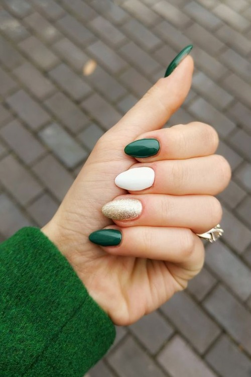 dark green christmas nails - dark green nails with glitter