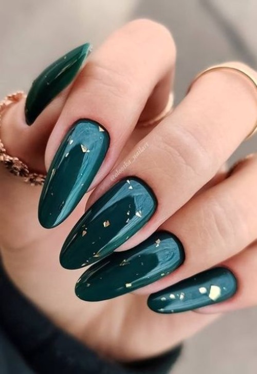 dark green christmas nails - emerald green christmas nails