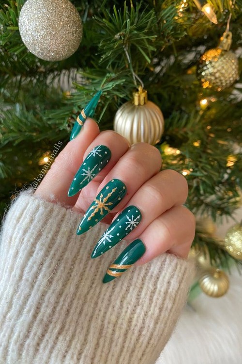 dark green christmas nails - green and white christmas nails