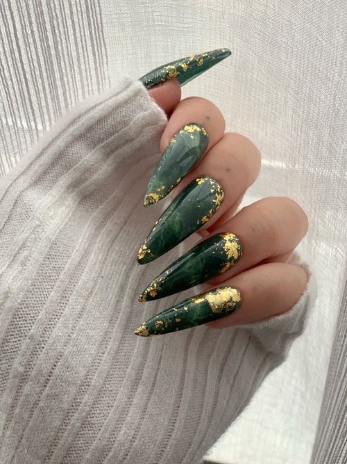 dark green holiday nails - dark green nails