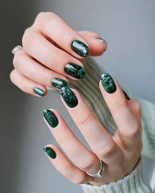 dark green holiday nails - emerald green and gold nails