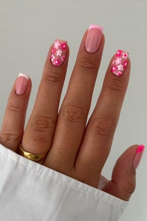 pink daisy nails - light pink nails