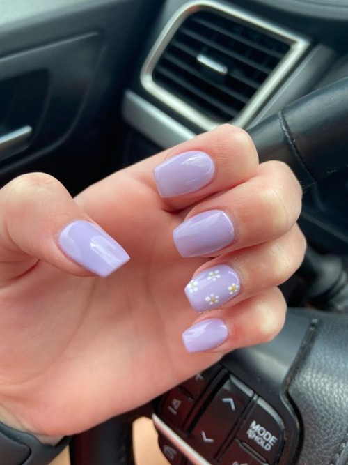 purple daisy nails - lavender nails