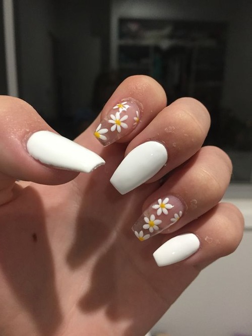 white daisy nails - simple daisy nail art