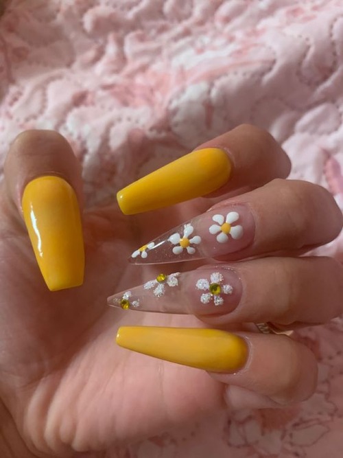 yellow daisy nails - yellow nail designs