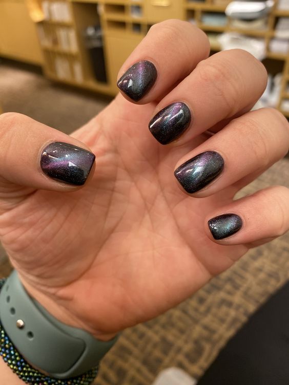 cat eye purple nails polish