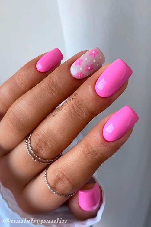 short hot pink nails - hot pink nails with design