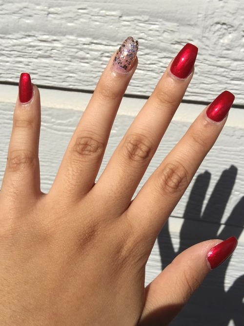 red graduation nails - best graduation nails