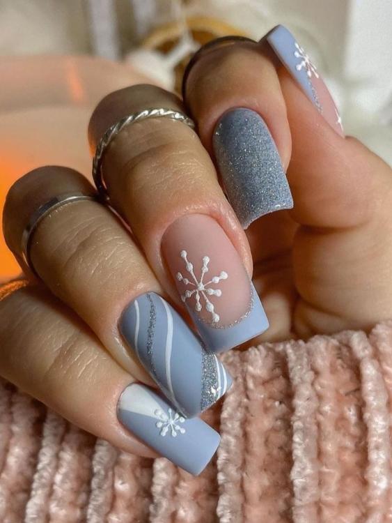 simple snowflake nail art