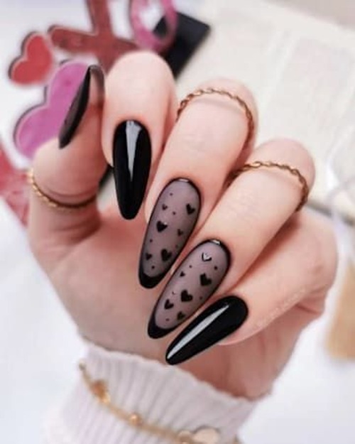 black and gold heart nails - black nails