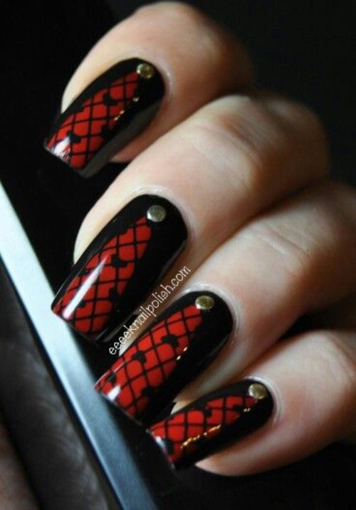 black nails with red hearts - black red hearts