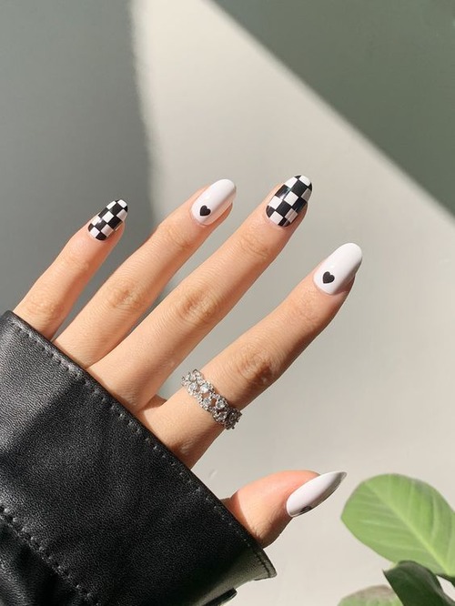 white nails with black heart - white heart nails