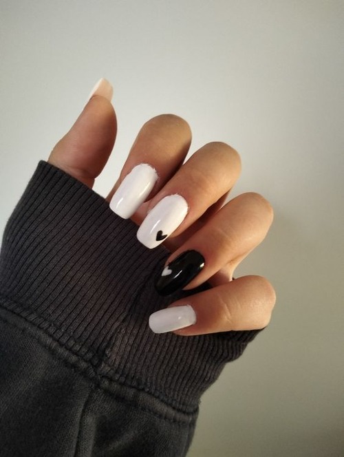 white nails with black heart - white nails with black heart short