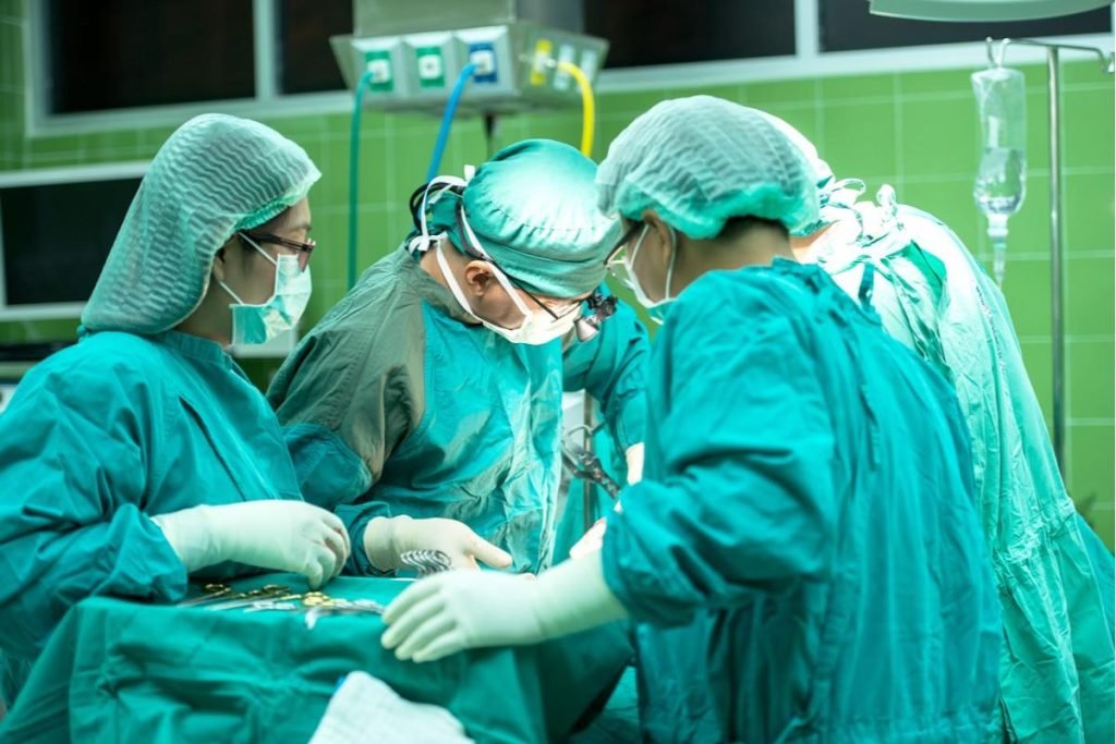Elegance Redefined: Dr. Laverson’s Innovative Techniques in Plastic Surgery for Natural Beauty Enhancement Plastic surgery for face
