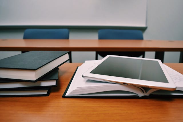 What to Consider When Selecting a College Program College programs online