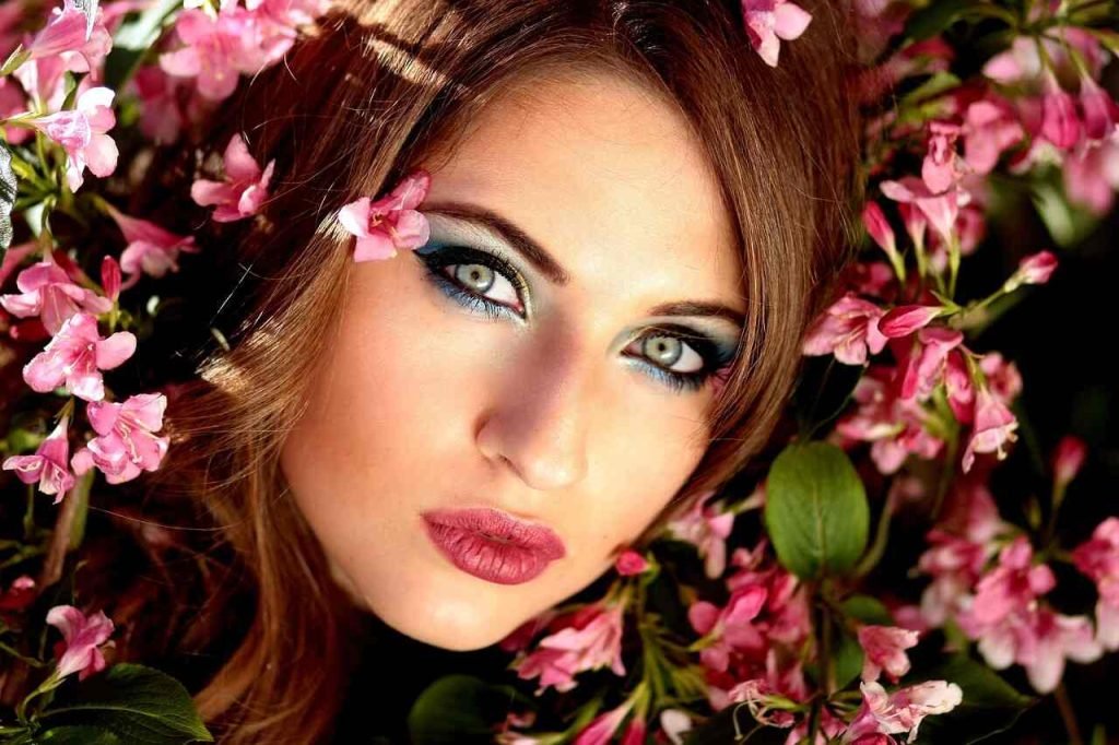 Embracing the Art of a Flawless Makeup Look: Beauty Trends and Must-Have Products for 2025 Makeup looks natural