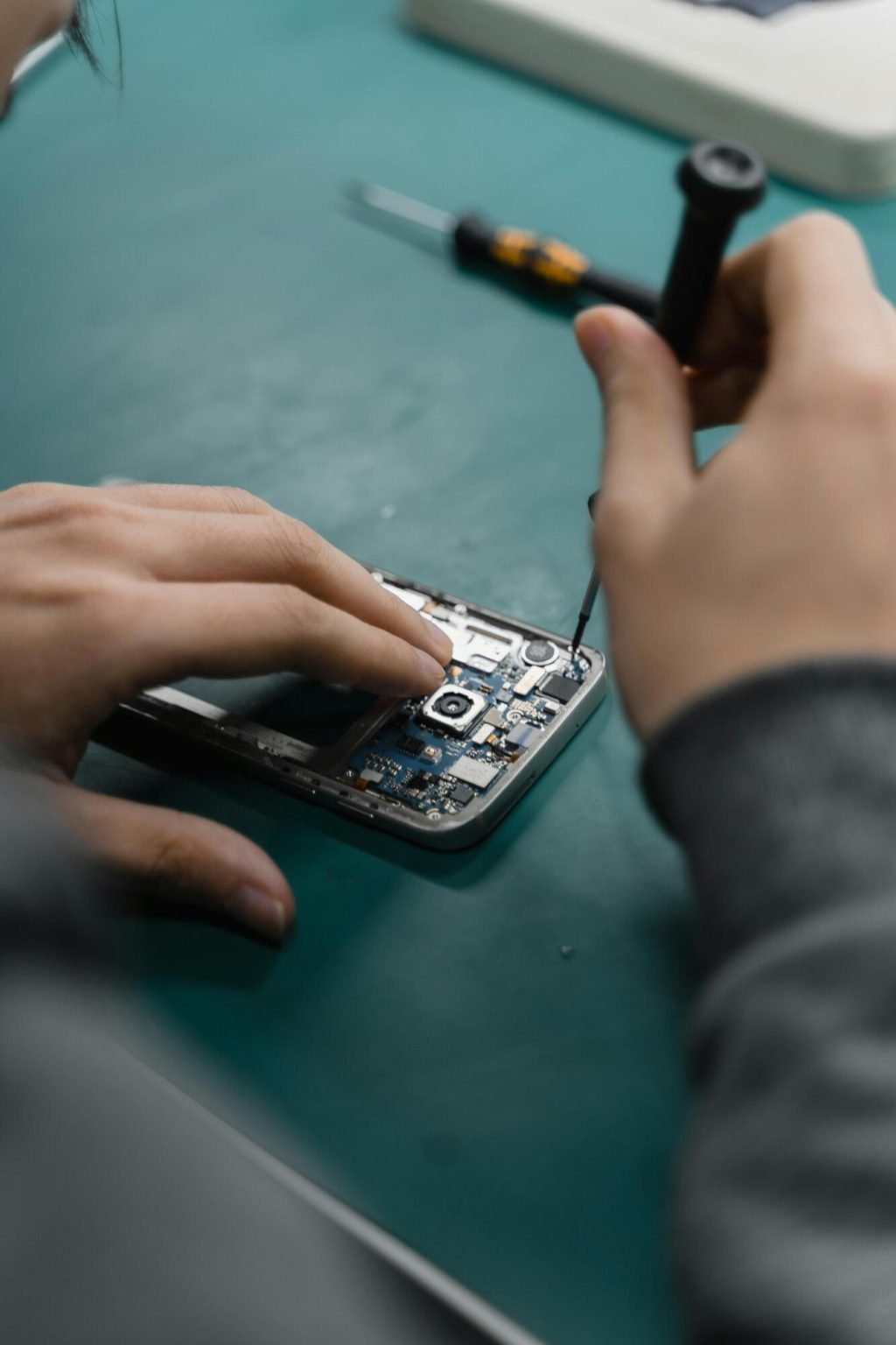 Gadget Repair Shop
